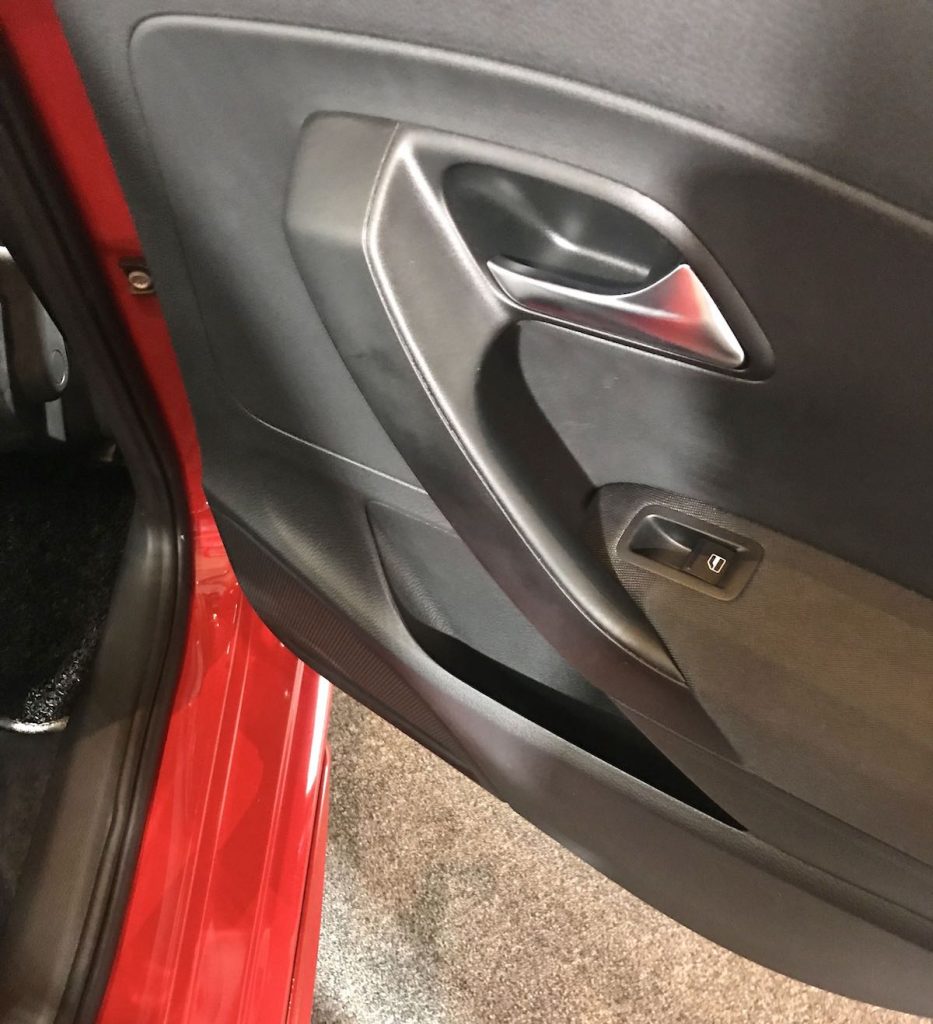 heytheregrace.com | Volkswagen Polo IIMS 2018 - second row door