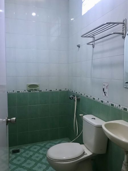 heytheregrace.com | Hotel Besar Purwokerto - The Toilet