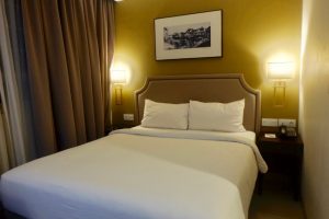 heytheregrace.com | Road Trip Tol Trans Jawa | Review Hotel Kokoon Surabaya : kamar & tempat tidur
